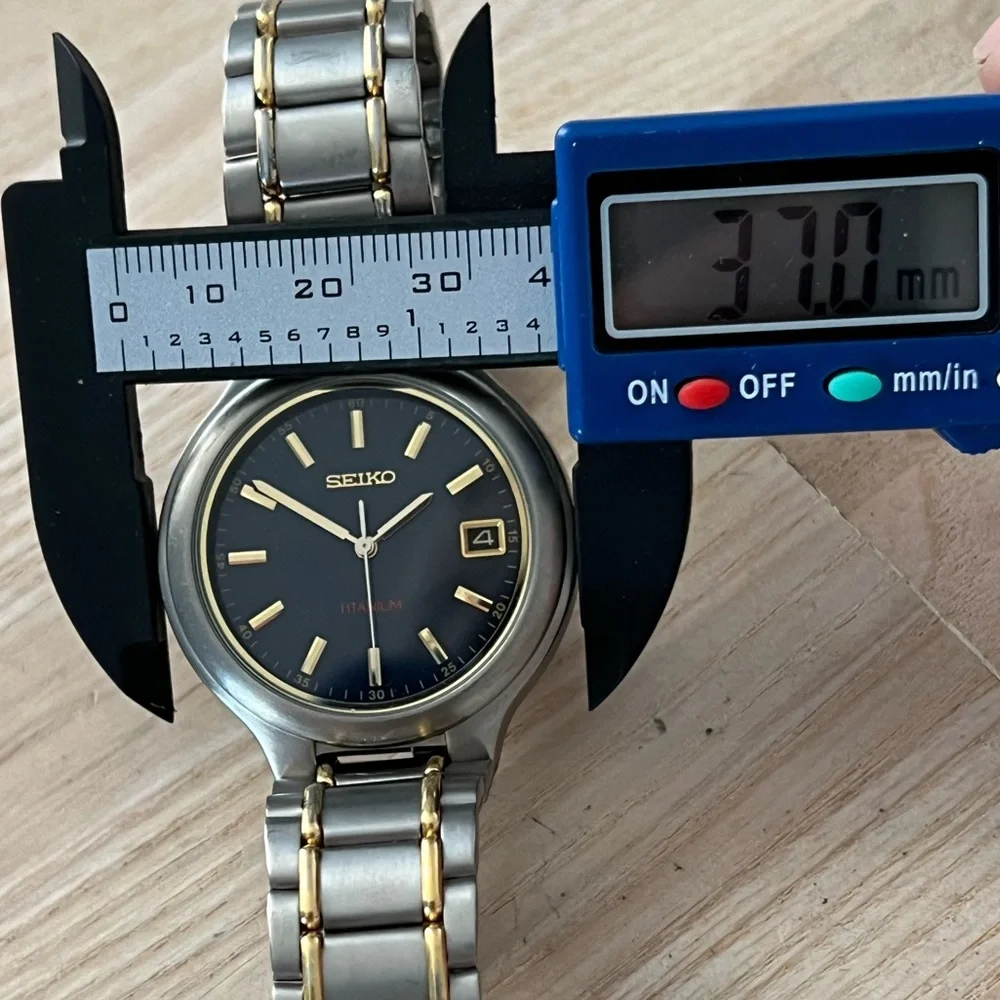 Seiko Titanium Rare Vintage Men’s Watch Two-Tone Titanium Bracelet Blue Dial